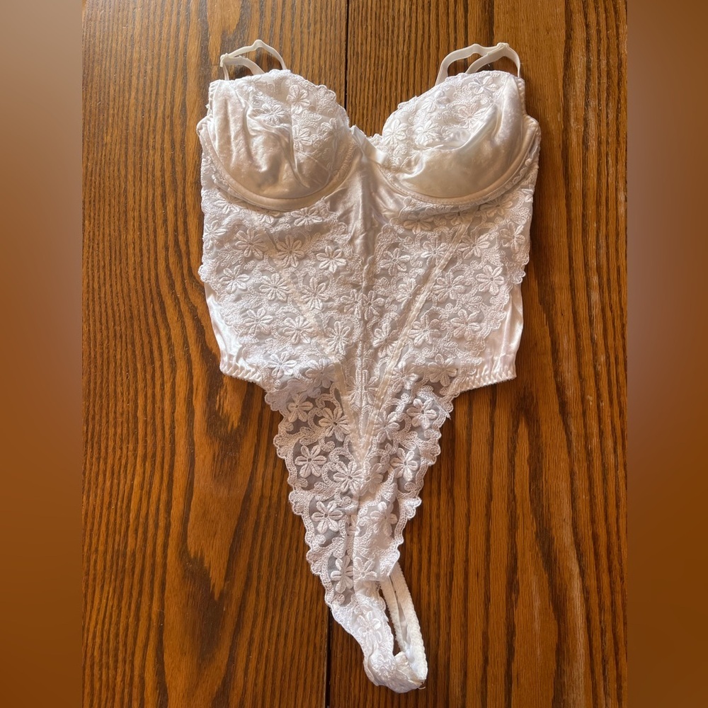 Victoria Secret's White Satin  Lace Y2K Padded Bra Teddy/Bodysuit Sz 36B